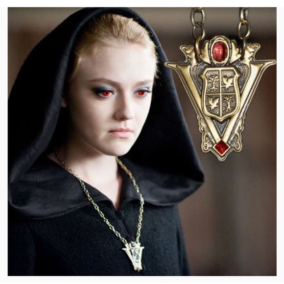 The Twilight Saga: New Moon “Volturi Crest” Keychain & Necklace Combo - Picture 3 of 3